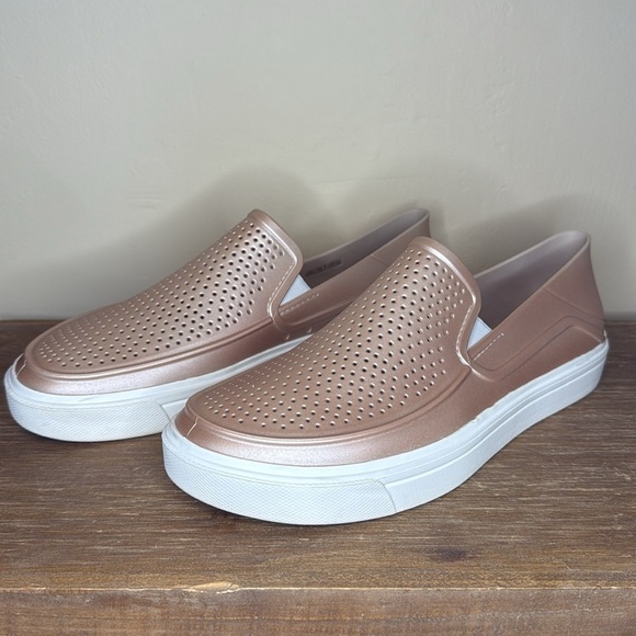 Crocs Citilane Roka Metallic Women’s 11 Perforated Water Shoes Slip On Clogs - Picture 9 of 10